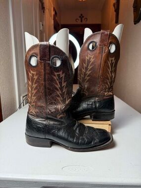 Cavenders Men's Western Square
Toe Ostrich Leather Boots Sz 9.5 damage sole